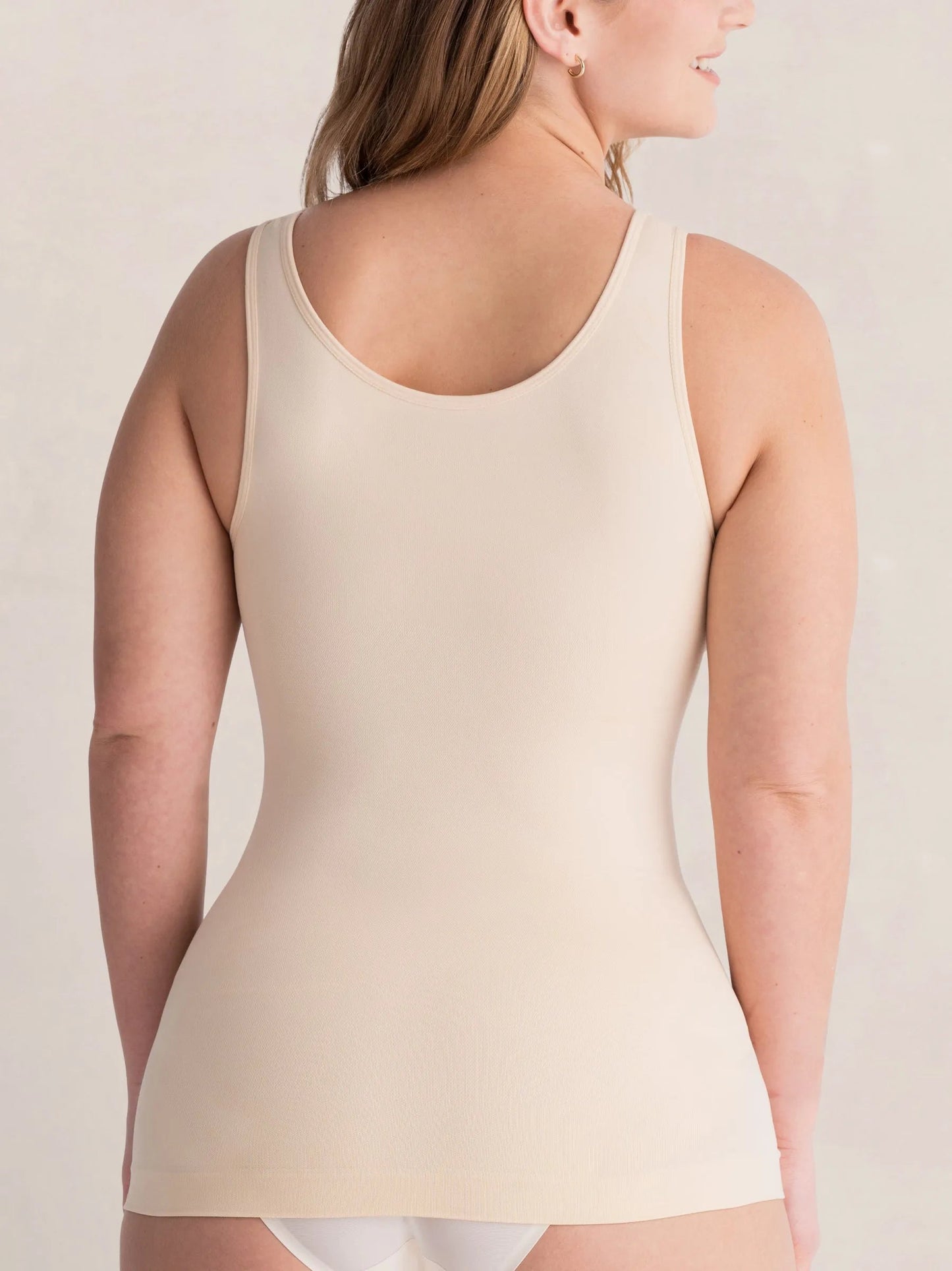 Cami Glow Comfort™ – Tirantes Anchos, Moldeo Suave 24/7