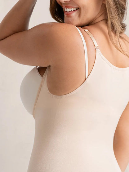 Body Moldeador Glow Essentials™ con Short y Escote Abierto